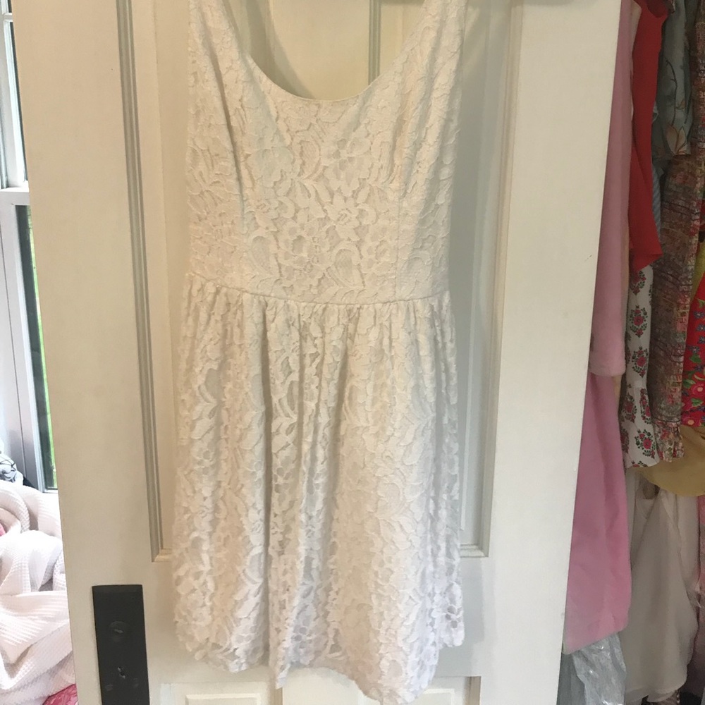 White lace dress
